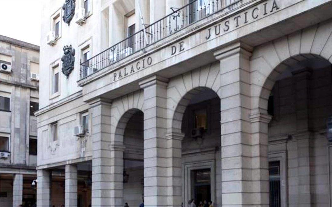 La Audiencia de Sevilla impone condenas de entre 12 y 21 meses de cárcel a tres acusados de estafar en la obtención de préstamos por financiación de vehículos